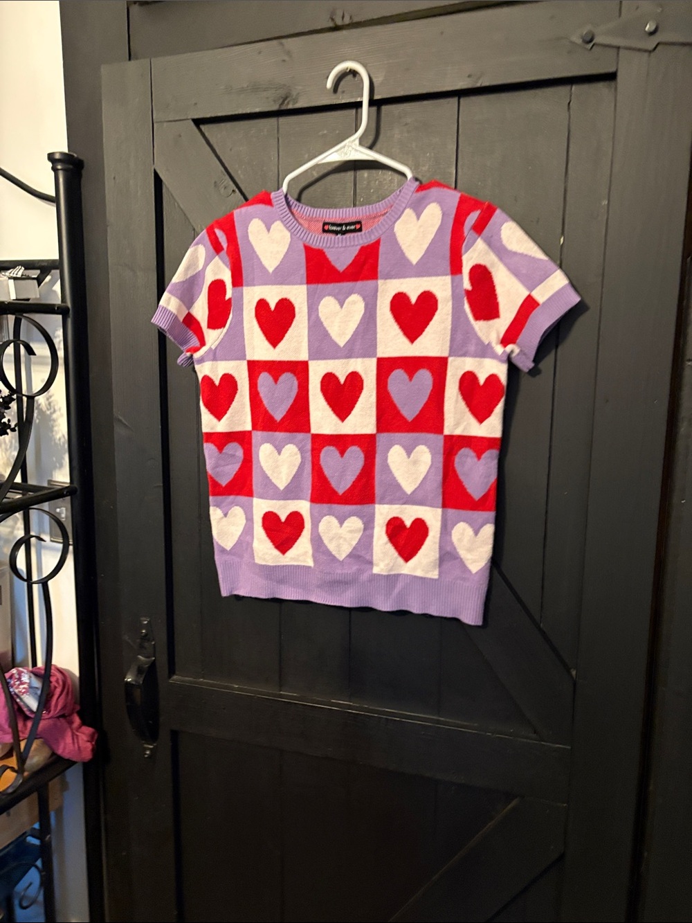 Short-Sleeve Heart-Print Crewneck Sweater in Lavender & Red